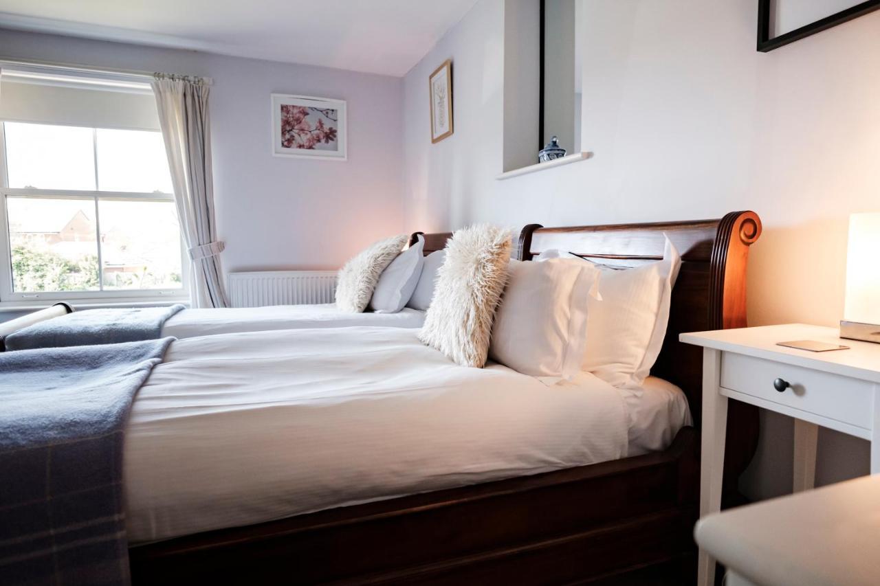 The Bower Inn 브리지워터 외부 사진 A bedroom at the Old Mill